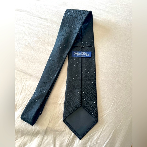Sean John Black Necktie. - Picture 2 of 2